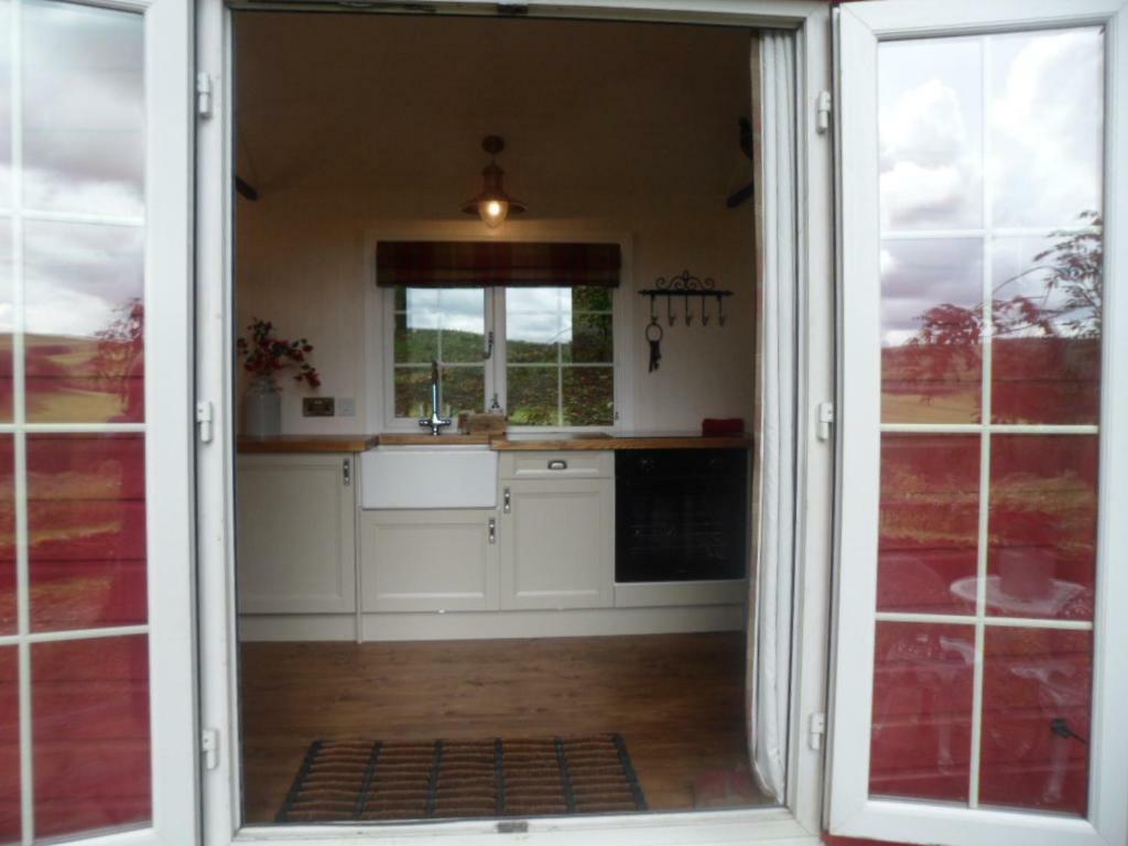 Borthwickbrae Shepherd'S Hut Хауик Екстериор снимка