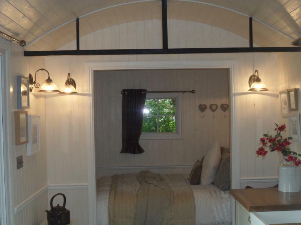 Borthwickbrae Shepherd'S Hut Хауик Екстериор снимка