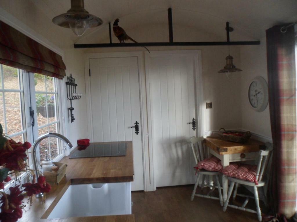 Borthwickbrae Shepherd'S Hut Хауик Екстериор снимка