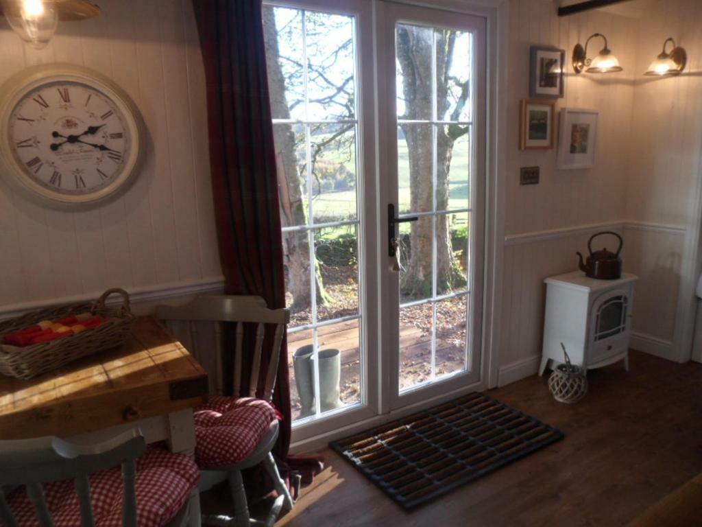 Borthwickbrae Shepherd'S Hut Хауик Екстериор снимка